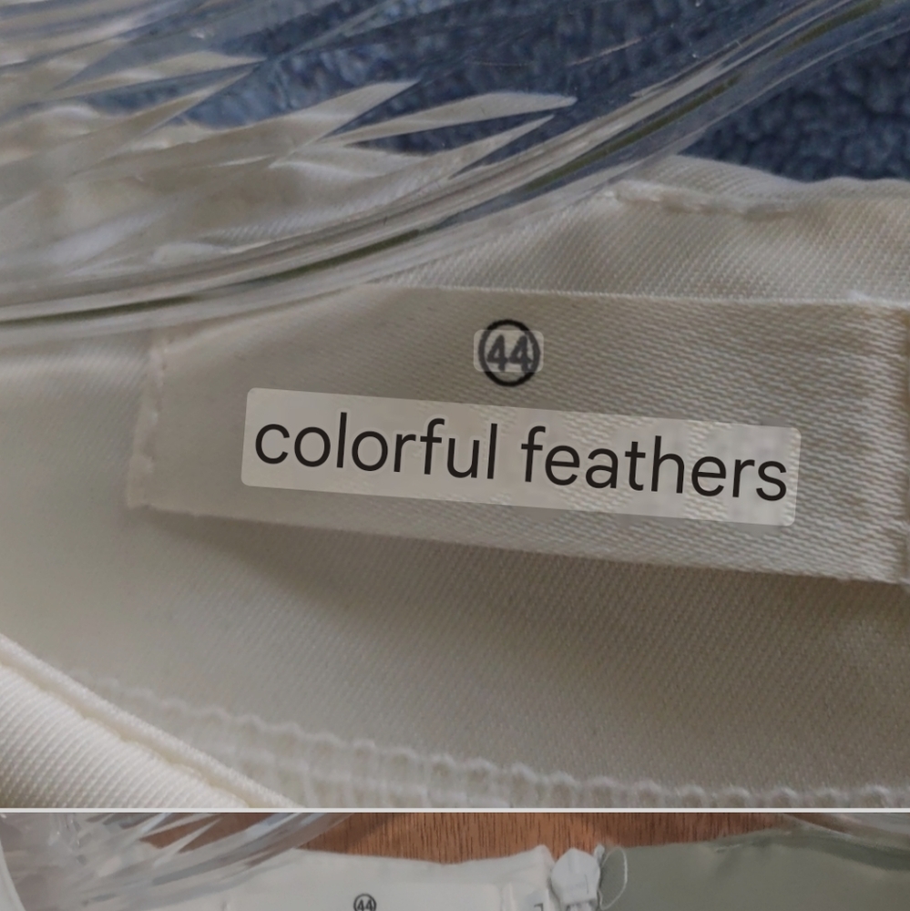 Ladies Blouse, Korean Brand "Colorful Feathers" Sage & White, size L or S - Picture 8 of 10